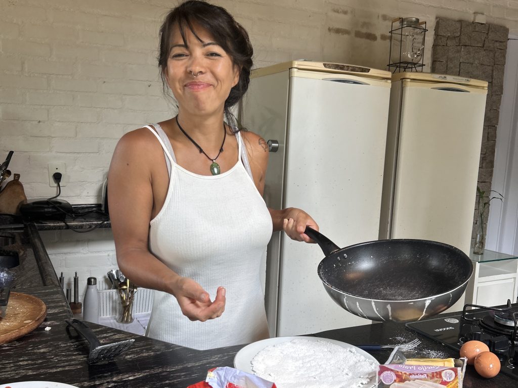 Shintory baut auf Florianópolis ein Feenhaus und macht Tapioca-Frühstück von Susanne Böllert